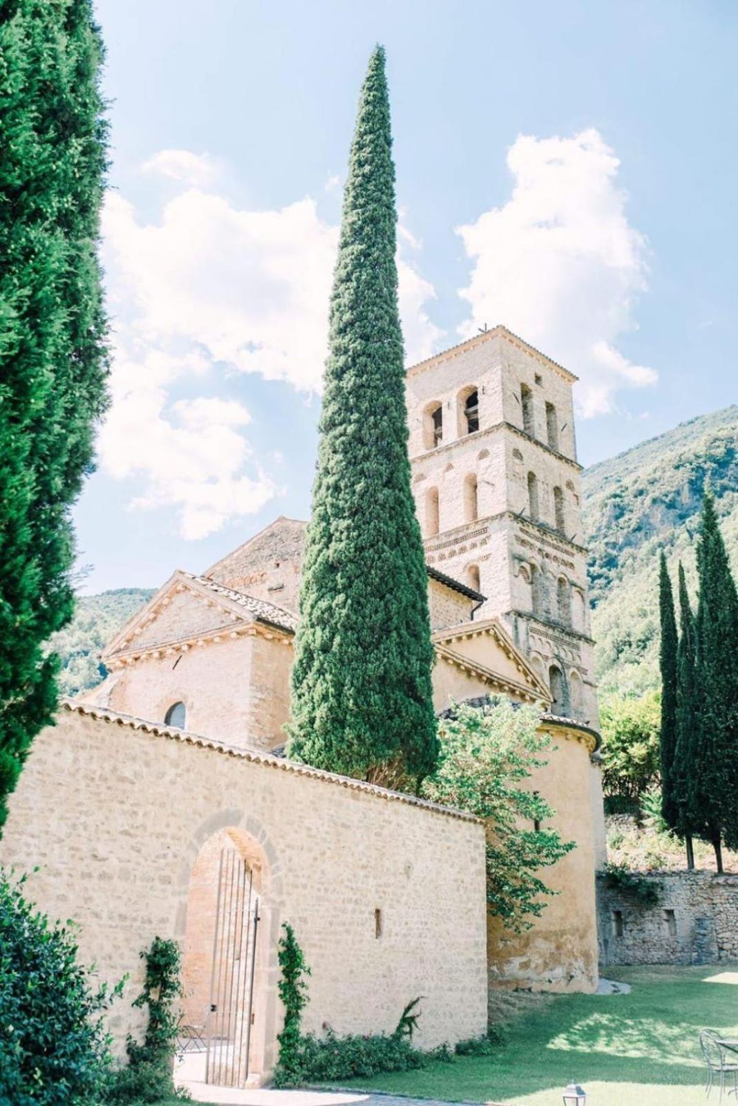 Abbazia San Pietro In Valle Ферентилло Экстерьер фото