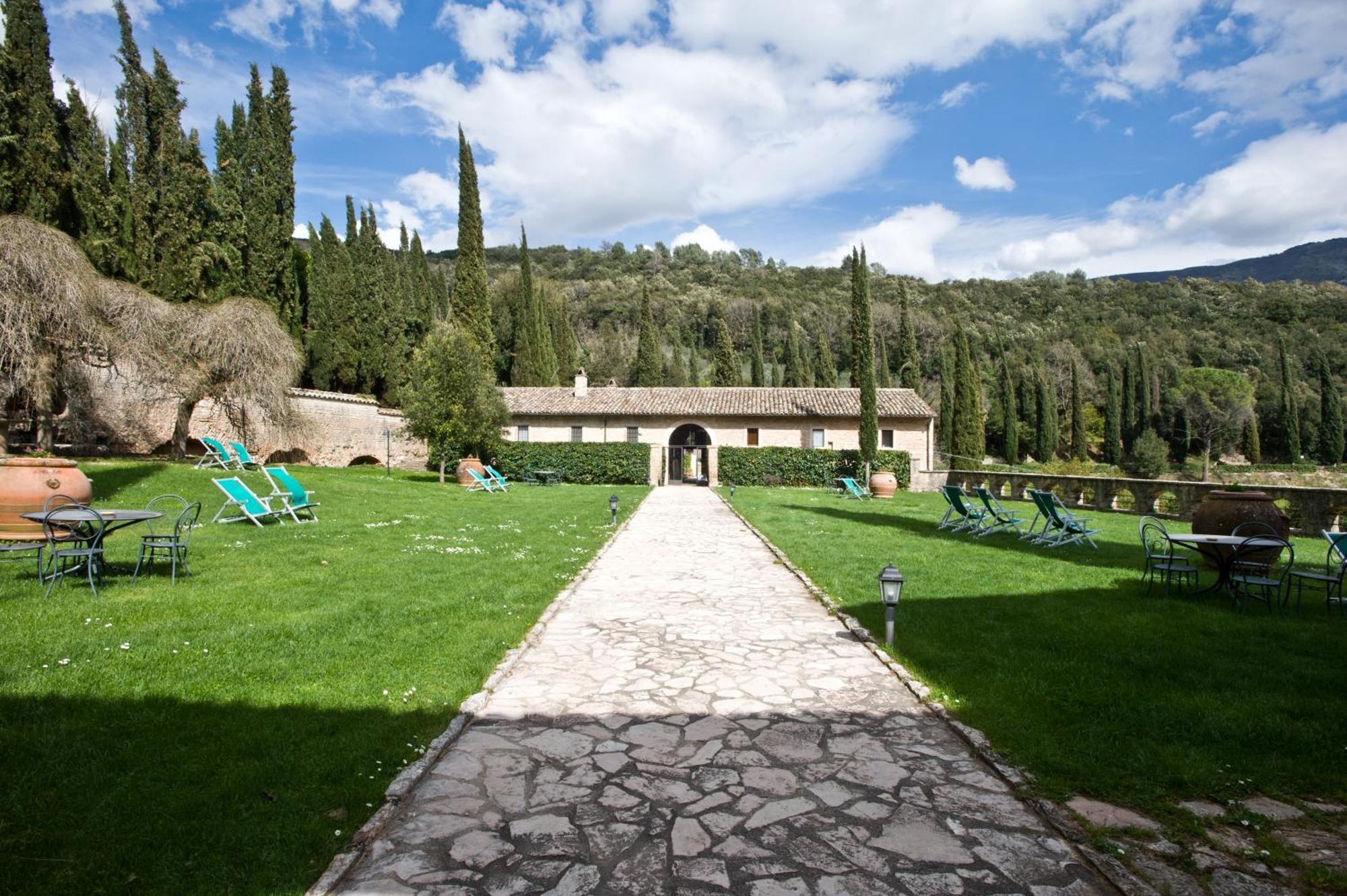 Abbazia San Pietro In Valle Ферентилло Экстерьер фото