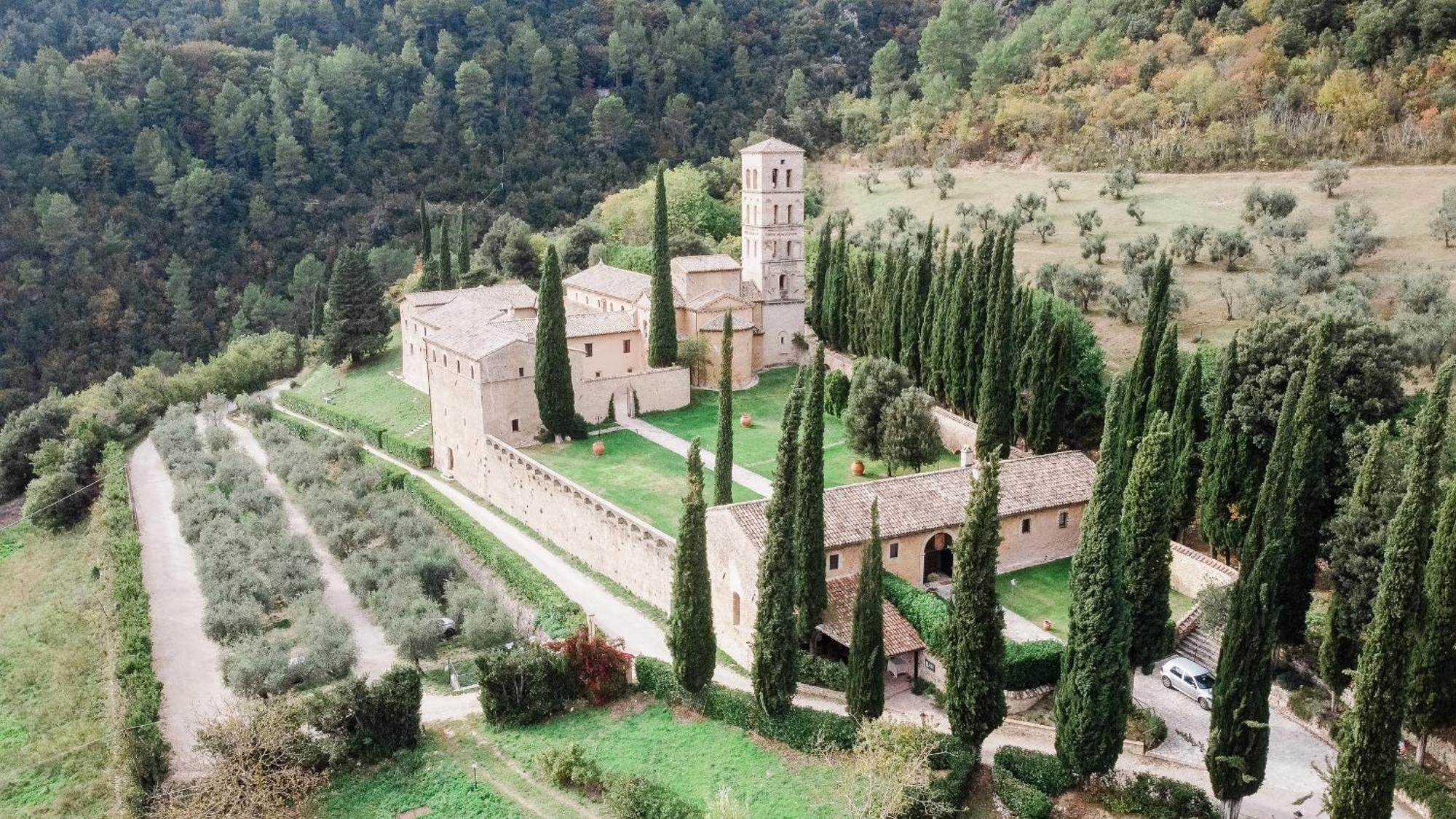 Abbazia San Pietro In Valle Ферентилло Экстерьер фото