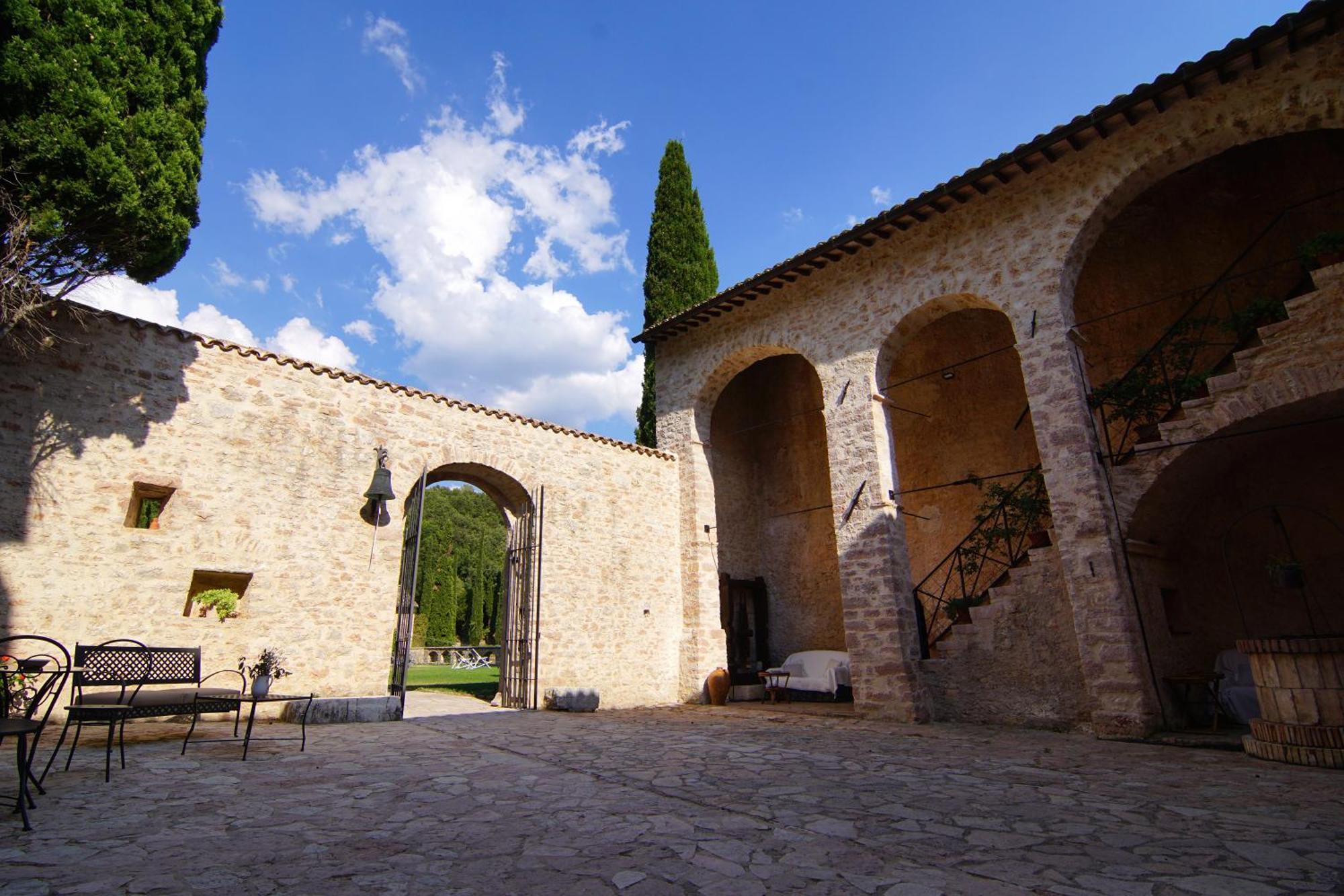 Abbazia San Pietro In Valle Ферентилло Экстерьер фото